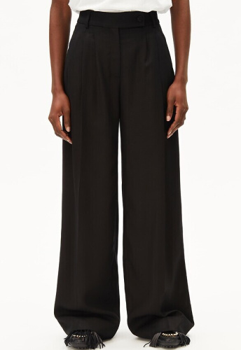 Hose "Kaayua" - black